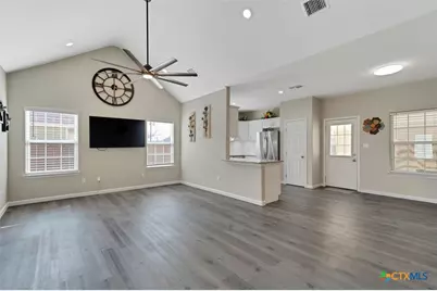 320 Holly Avenue, Luling, TX 78648 - Photo 4