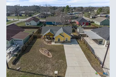 320 Holly Avenue, Luling, TX 78648 - Photo 24