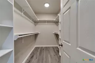 320 Holly Ave, Luling, TX 78648 - Photo 12