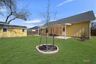 320 Holly Ave, Luling, TX 78648 - Photo 22