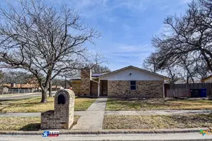 1101 Rhonda Lee St, Copperas Cove, TX 76522 - Photo 2