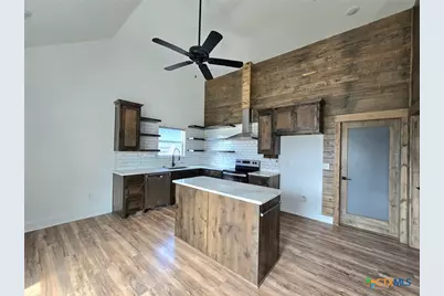 1005 Bridge Street, Lampasas, TX 76550 - Photo 8