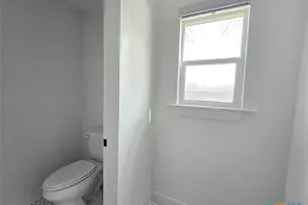 1005 Bridge St, Lampasas, TX 76550 - Photo 32