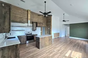 1005 Bridge St, Lampasas, TX 76550 - Photo 6