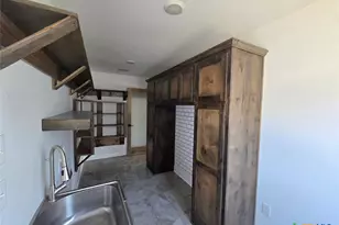 1005 Bridge St, Lampasas, TX 76550 - Photo 18