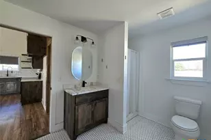 1005 Bridge St, Lampasas, TX 76550 - Photo 20