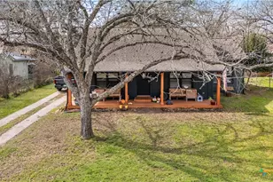 411 N La Grange St, Hallettsville, TX 77964 - Photo 28