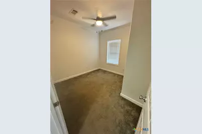 203 Palmwood Drive #B, Victoria, TX 77901 - Photo 4