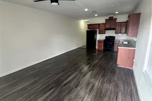 203 Palmwood Dr, Victoria, TX 77901 - Photo 2