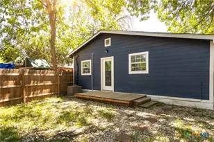 1848 W Bridge St, New Braunfels, TX 78130 - Photo 36