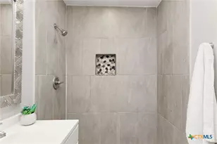 1848 W Bridge St, New Braunfels, TX 78130 - Photo 32