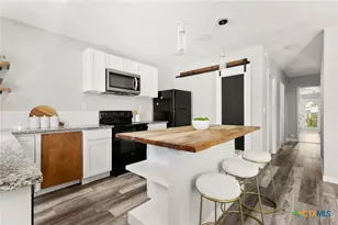 1848 W Bridge St, New Braunfels, TX 78130 - Photo 10