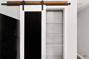 1848 W Bridge St, New Braunfels, TX 78130 - Photo 18