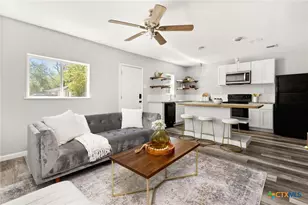 1848 W Bridge St, New Braunfels, TX 78130 - Photo 4