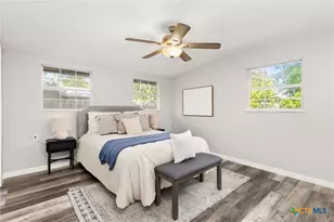 1848 W Bridge St, New Braunfels, TX 78130 - Photo 28