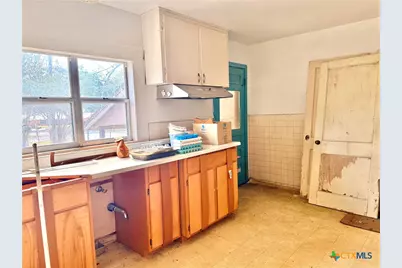 1314 Gardien Street, Gonzales, TX 78629 - Photo 8