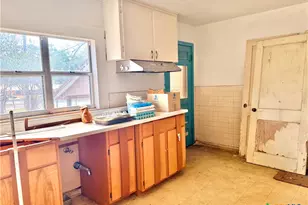 1314 Gardien St, Gonzales, TX 78629 - Photo 8