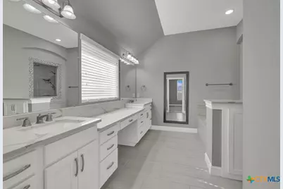 1404 Pioneer Drive, New Braunfels, TX 78132 - Photo 32