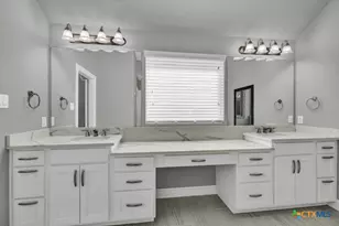 1404 Pioneer Dr, New Braunfels, TX 78132 - Photo 34