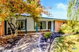 410 Downing St, Belton, TX 76513 - Photo 1