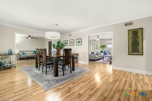 410 Downing St, Belton, TX 76513 - Photo 14