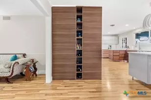 410 Downing St, Belton, TX 76513 - Photo 10