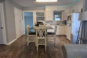 105 E Huebinger St, Marion, TX 78124 - Photo 4