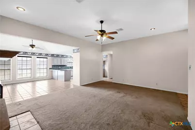 390 Park Lane, Victoria, TX 77904 - Photo 8