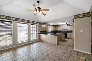 390 Park Ln, Victoria, TX 77904 - Photo 6