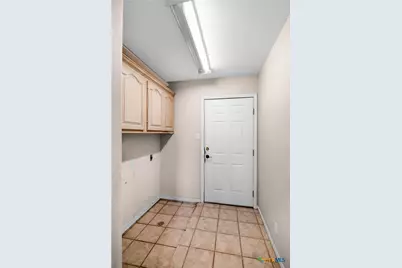 390 Park Lane, Victoria, TX 77904 - Photo 18