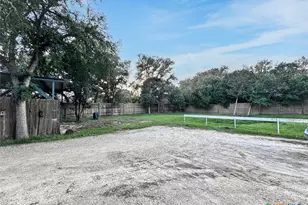 1108 W McCarty Ln, San Marcos, TX 78666 - Photo 12