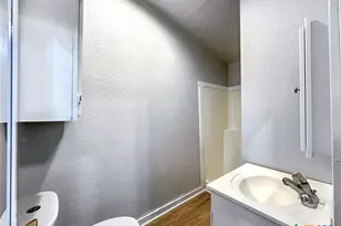 1108 W McCarty Ln, San Marcos, TX 78666 - Photo 8