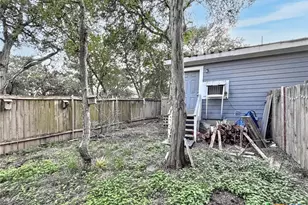 1108 W McCarty Ln, San Marcos, TX 78666 - Photo 10