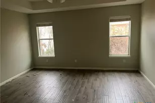 111 Village Green, Victoria, TX 77904 - Photo 8