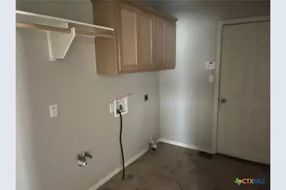 111 Village Green, Victoria, TX 77904 - Photo 12