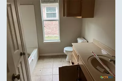 111 Village Green, Victoria, TX 77904 - Photo 16