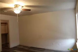 415 E 4th Ave, Belton, TX 76513 - Photo 14