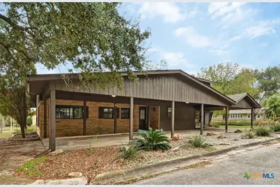 102 Rivercrest Street, Luling, TX 78648 - Photo 1