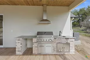 111 Ashton Oaks Dr, New Braunfels, TX 78132 - Photo 4