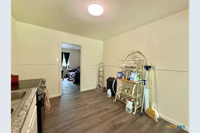 1428 E Avenue E, Temple, TX 76501 - Photo 6