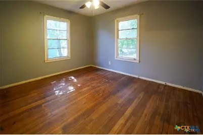 1005 E Polk Avenue, Victoria, TX 77901 - Photo 6