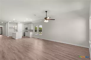 939 Creek Bed Dr, New Braunfels, TX 78130 - Photo 8