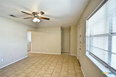 527 Buttercup, New Braunfels, TX 78130 - Photo 6