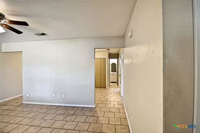 527 Buttercup, New Braunfels, TX 78130 - Photo 4