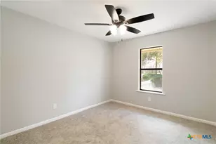 303 Turner St, Yoakum, TX 77995 - Photo 16