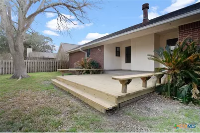 303 Turner Street, Yoakum, TX 77995 - Photo 24