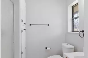 303 Turner St, Yoakum, TX 77995 - Photo 18