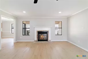 303 Turner St, Yoakum, TX 77995 - Photo 4