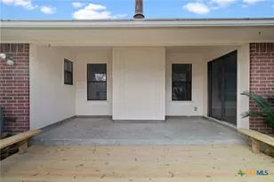 303 Turner St, Yoakum, TX 77995 - Photo 26