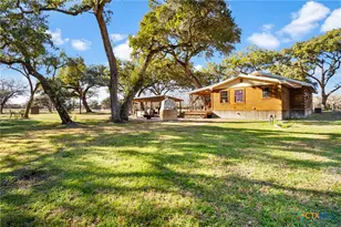 1465 Co Rd 401, Edna, TX 77957 - Photo 6